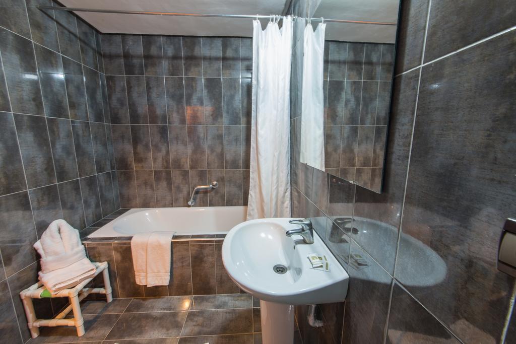 Hotel Akouas 메크네스 객실 사진